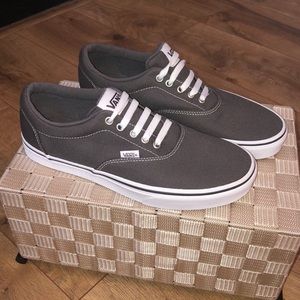 Men’s gray vans